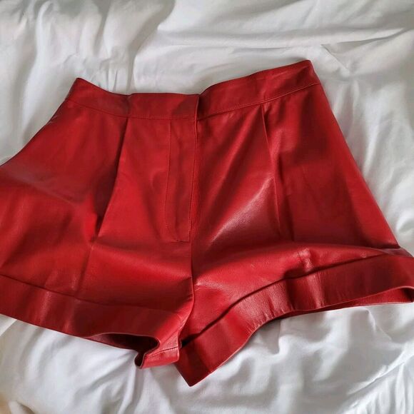 NWT $2590 VALENTINO GARAVANI Rouge Absolute red leather shorts Sz 40 - Picture 11 of 16
